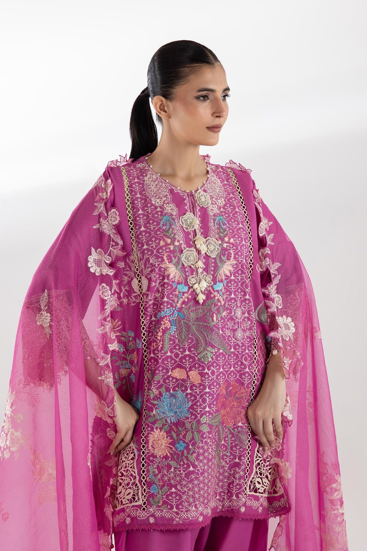 Sana Safinaz | Luxury Pret | Luxury Lawn Suit SC26LUX105AP3-2