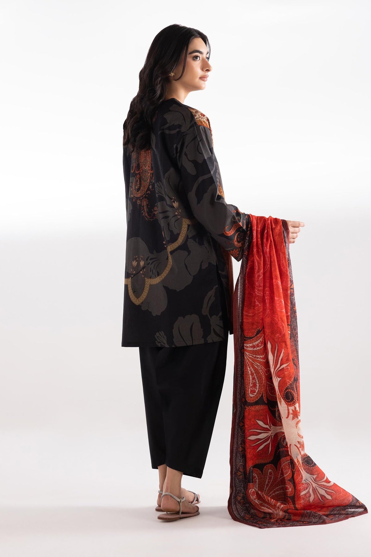 Sana Safinaz | Luxury Pret | Luxury Lawn Suit SC26MHY301AP3-2