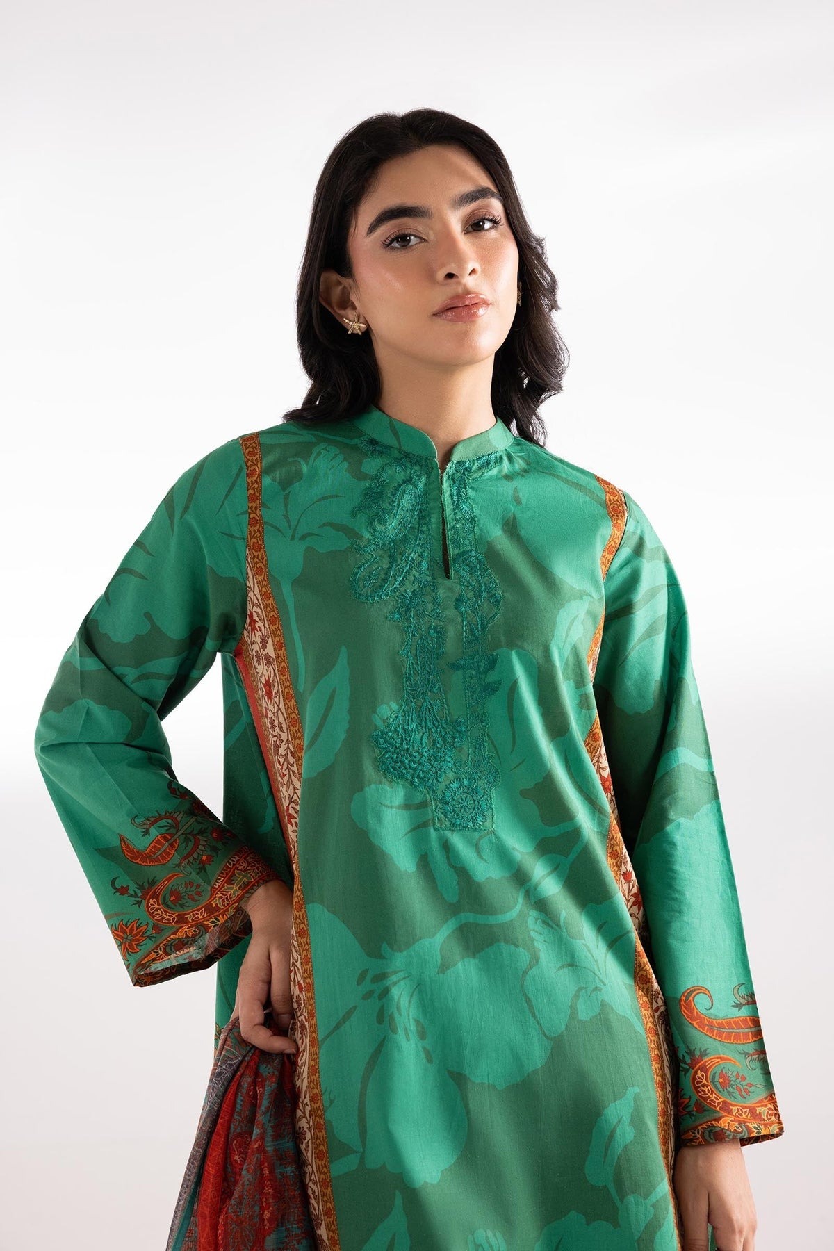 Sana Safinaz | Luxury Pret | Luxury Lawn Suit SC26MHY301BP3-3