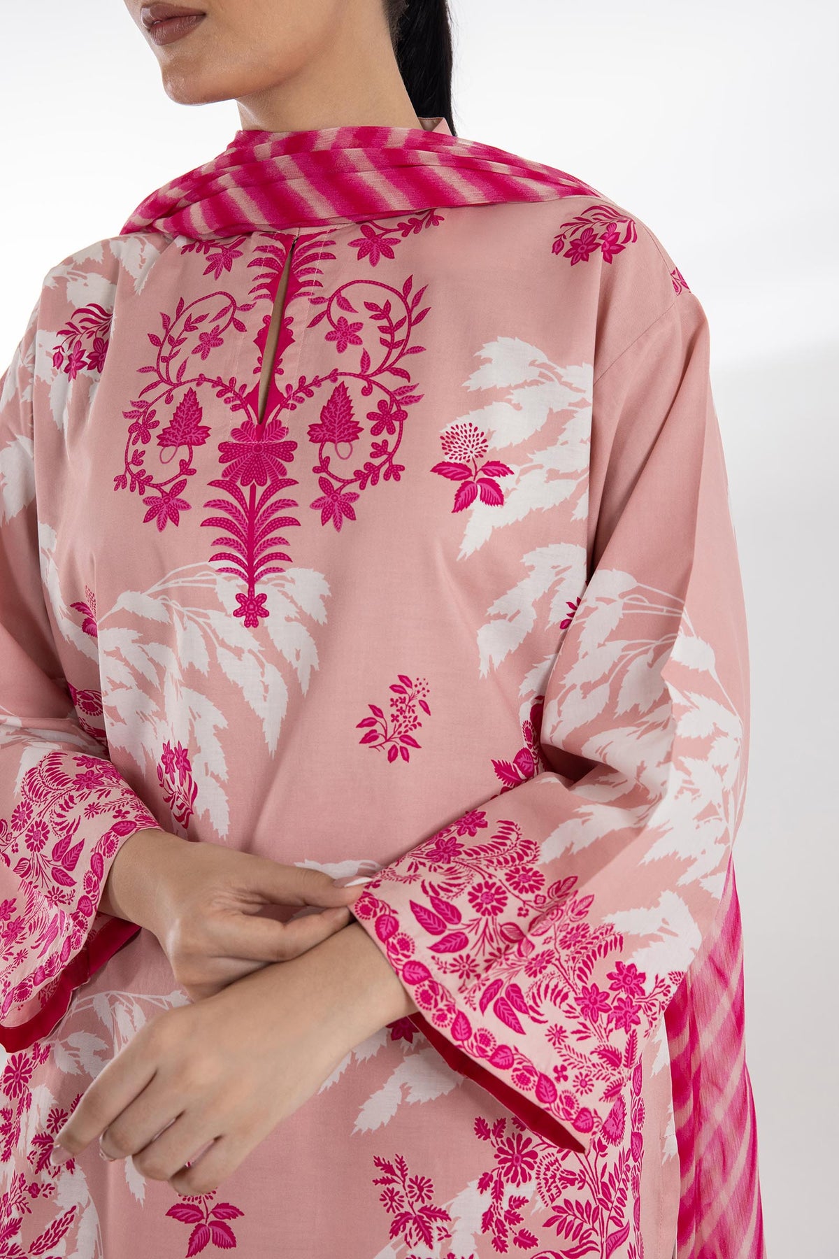 Sana Safinaz | Luxury Pret | Luxury Lawn Suit SC26MHY303AP3-3