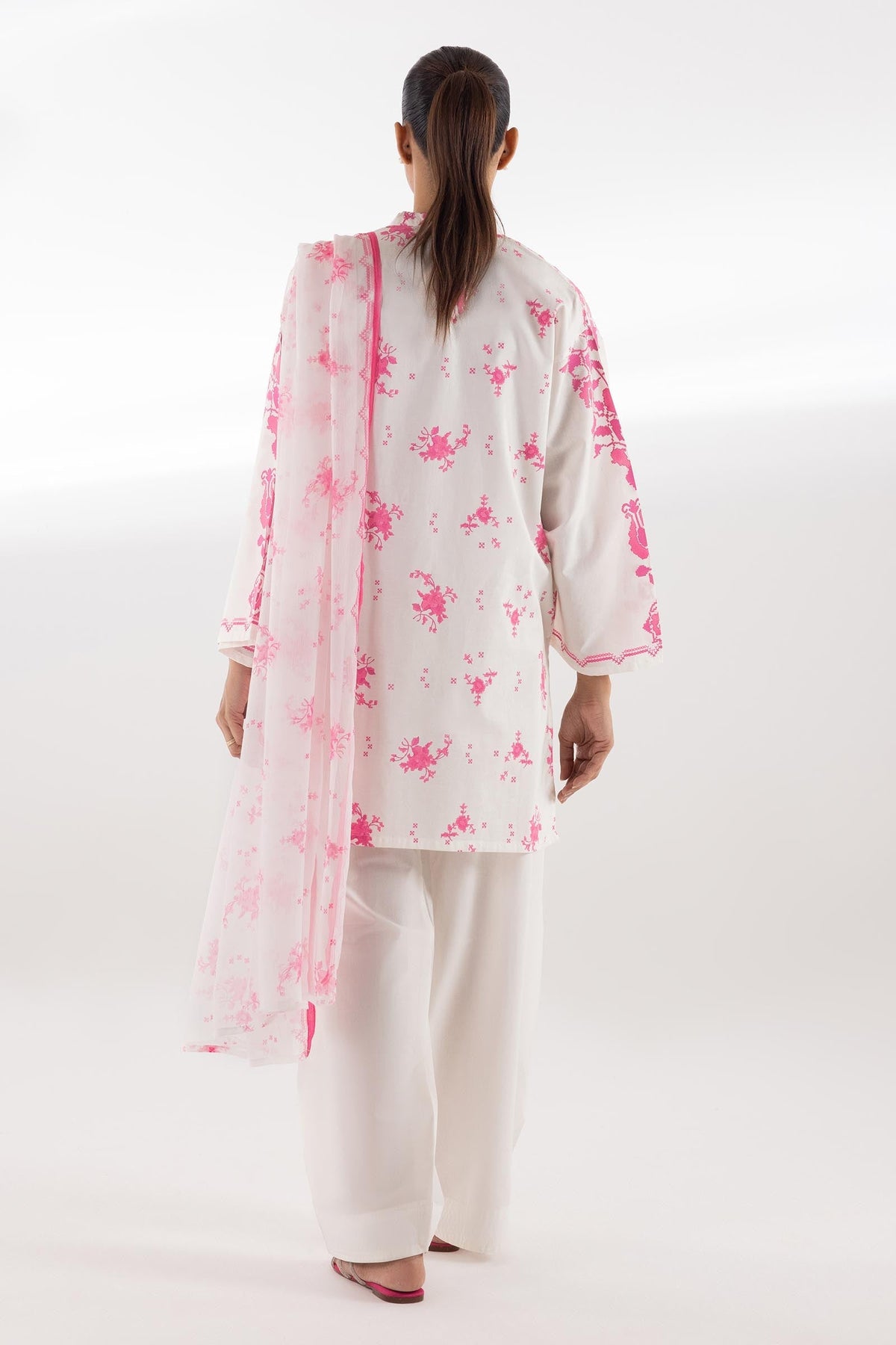 Sana Safinaz | Luxury Pret | Luxury Lawn Suit SC26MHY304AP3-2