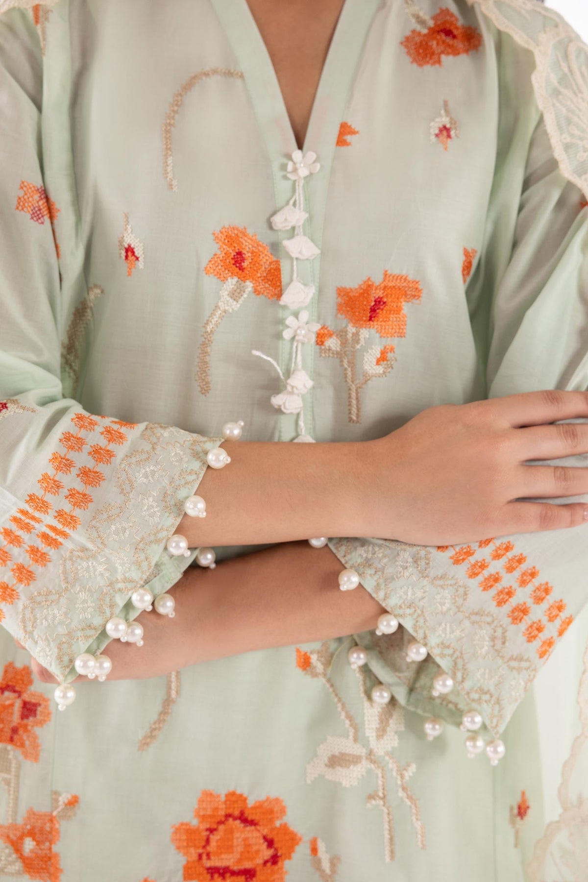 Sana Safinaz | Luxury Pret | Muzlin Lawn Suit SC26MUZ110AP3, image 3