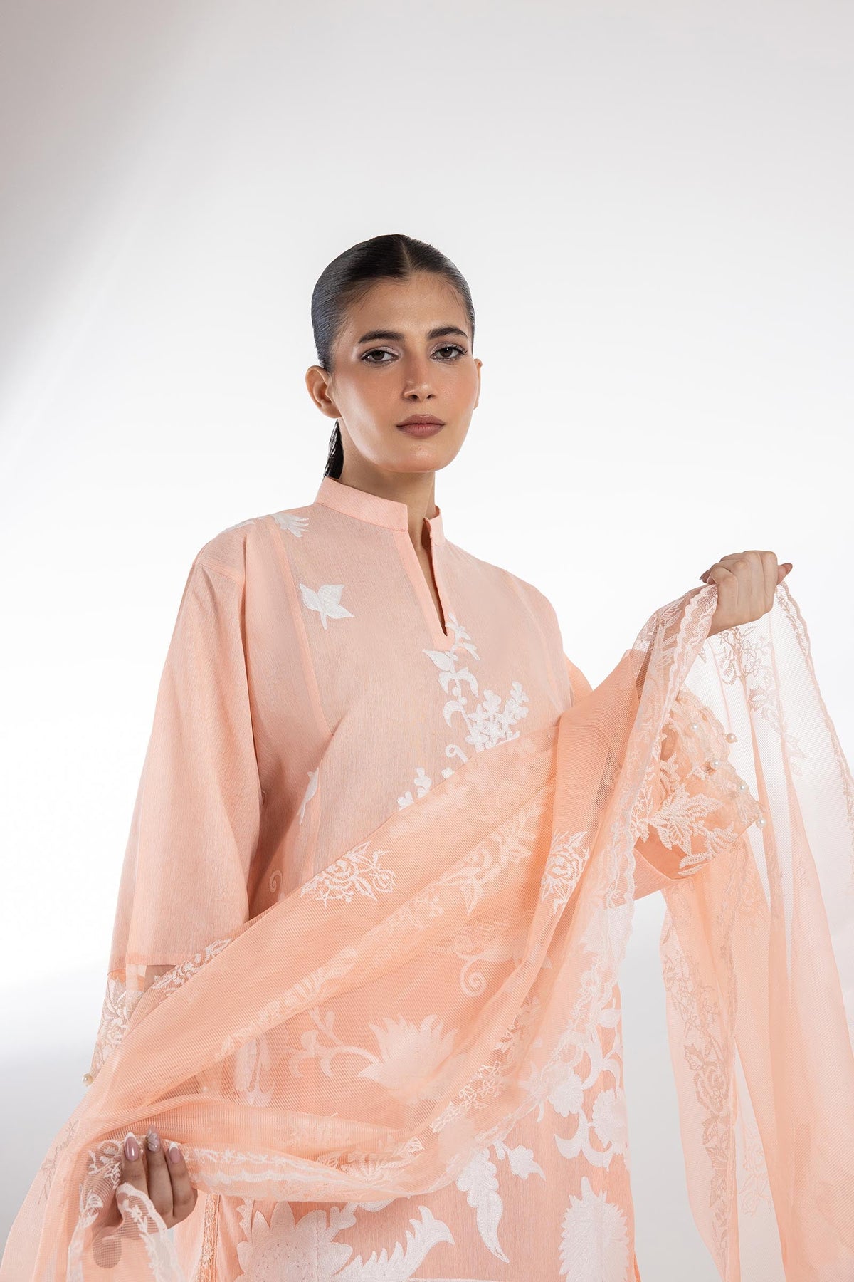 Sana Safinaz | Luxury Pret | Muzlin Lawn Suit SC26MUZ115AP3, image 3