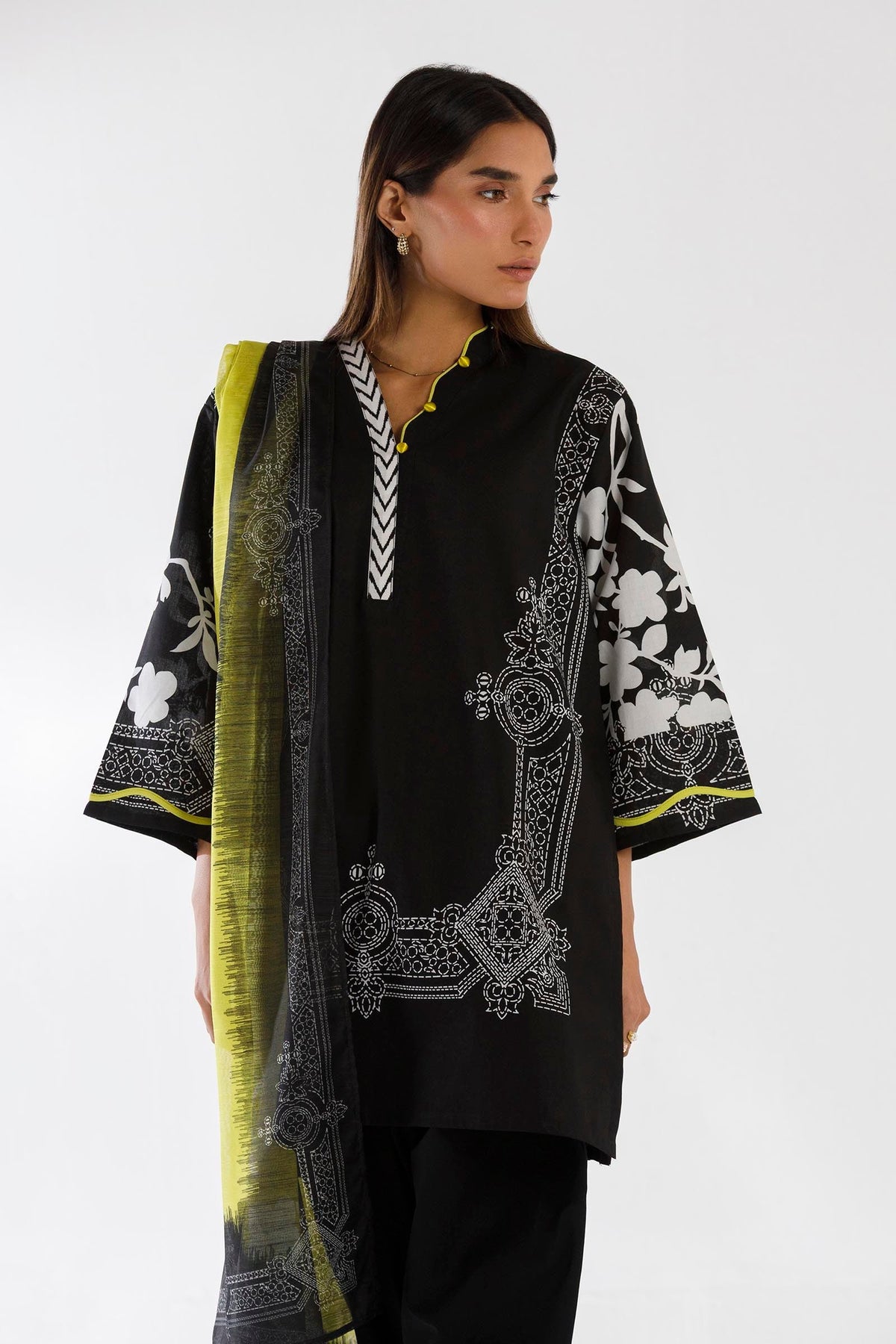 Sana Safinaz | Luxury Pret | Lawn Suit SS26MHY101AP3, image 2