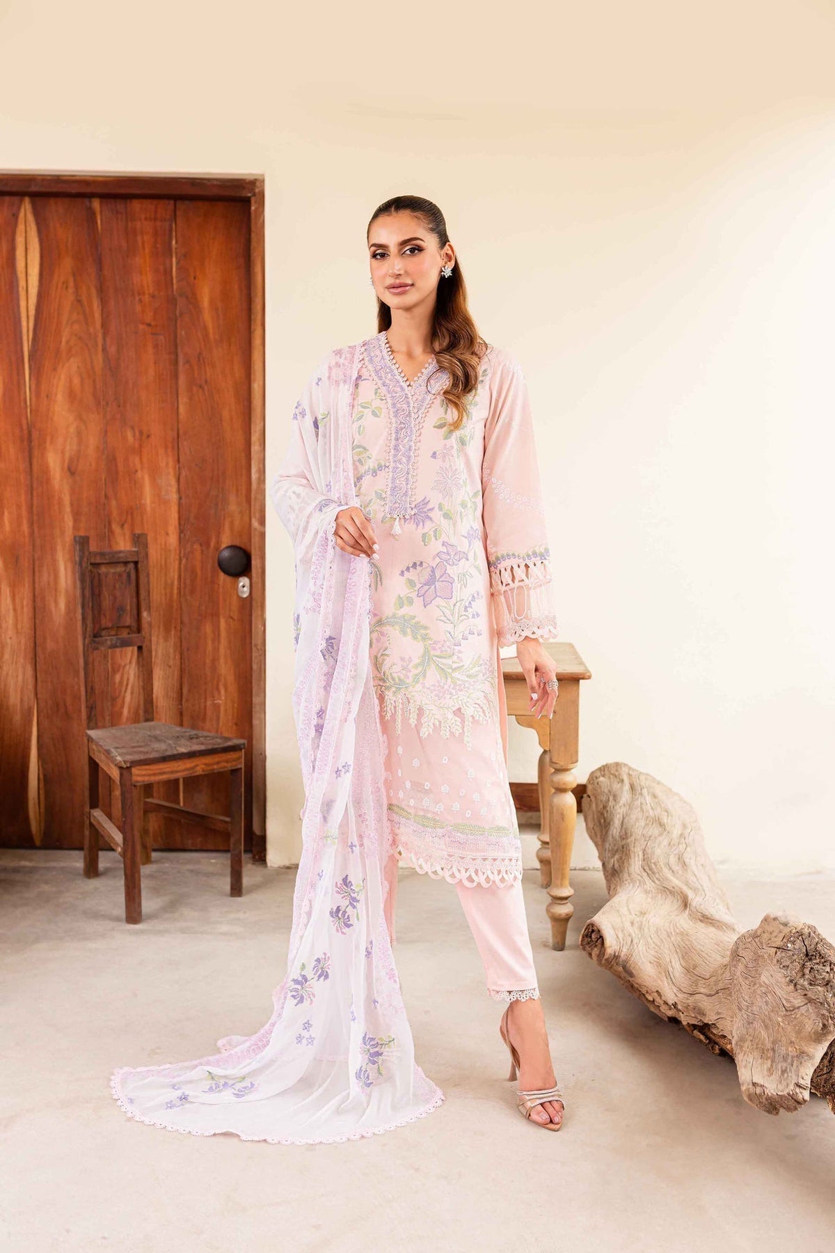 Sable Vogue | Shiree Lawn 24 | Rose Garden -  Sable Vogue Luxury - Original Designer Dress - House of Maryam