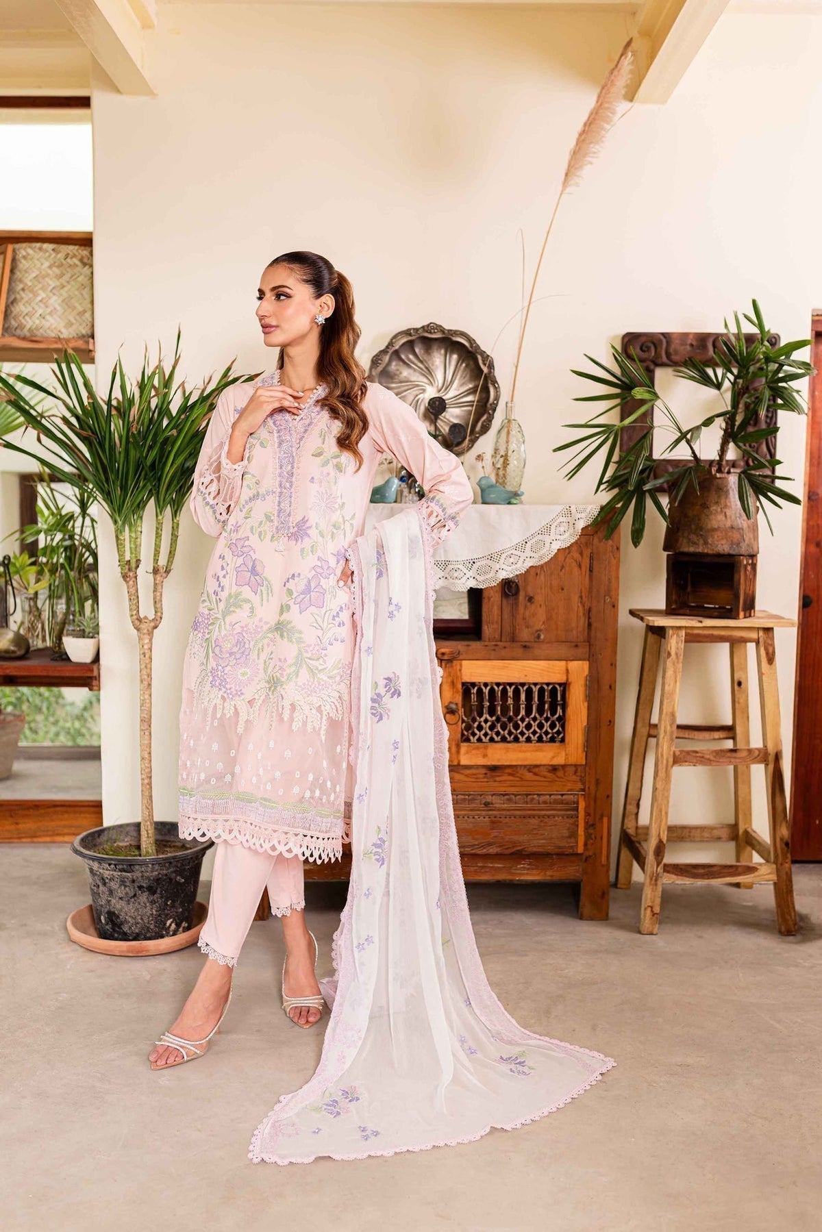 Sable Vogue | Shiree Lawn 24 | Rose Garden -  Sable Vogue Luxury - Original Designer Dress - House of Maryam