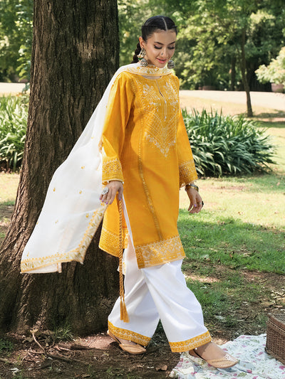 Hemstitch | The Garden Lawn | Saffron Petal