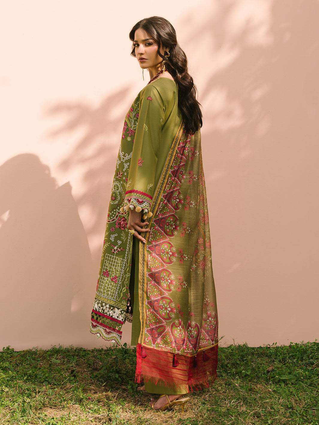 Mahnur | Dahlia Luxury Lawn 25 | Saage