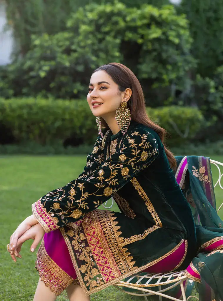 Zainab Chottani | Stitched Velvet 2022 | Pareeshay by Designer Zainab Chottani - House of Maryam - Pakistani Designer Ethnic Wear in {{ shop.shopifyCountryName }}