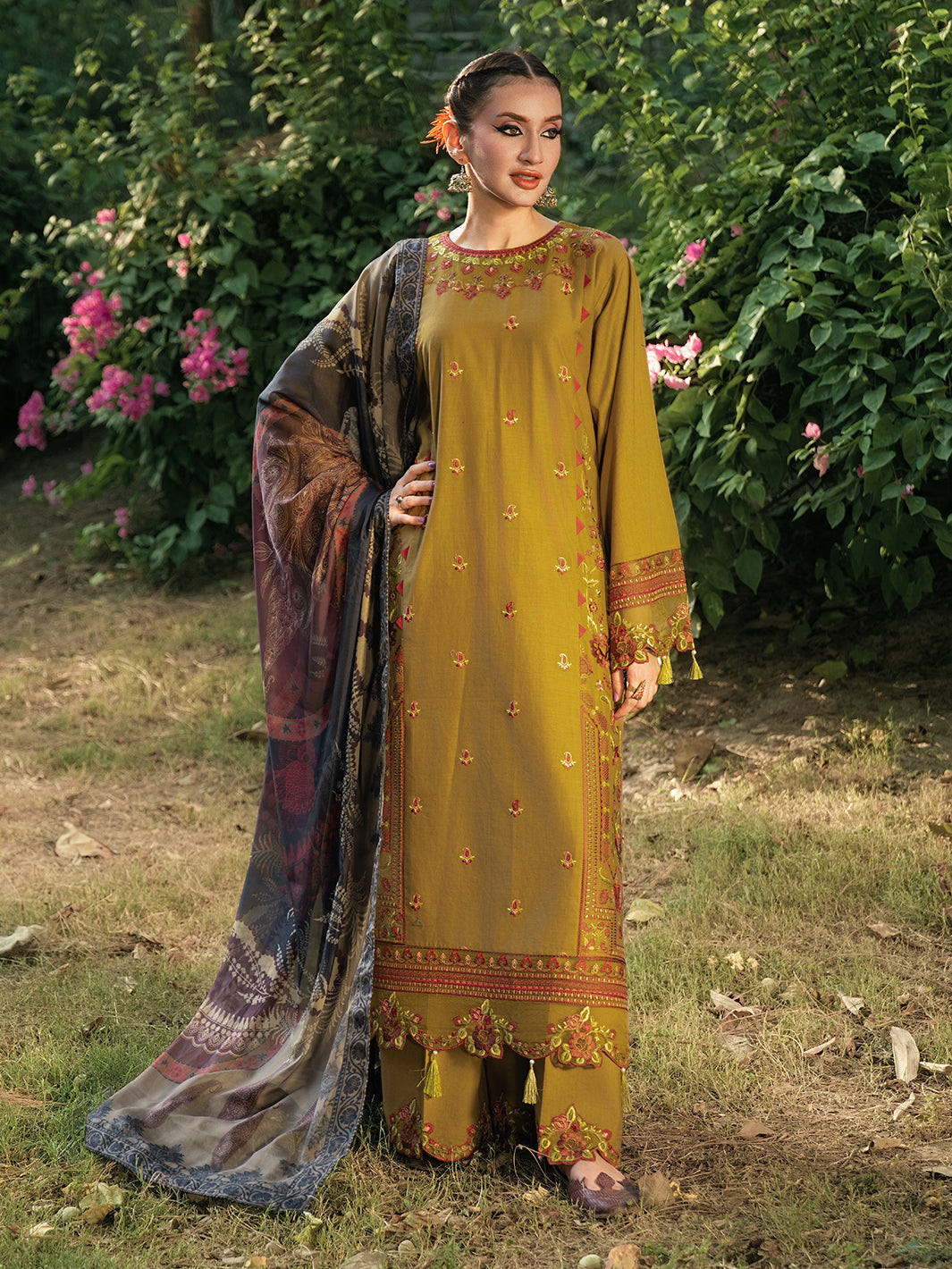 Hemstitch | The Garden Lawn | Sandalwood