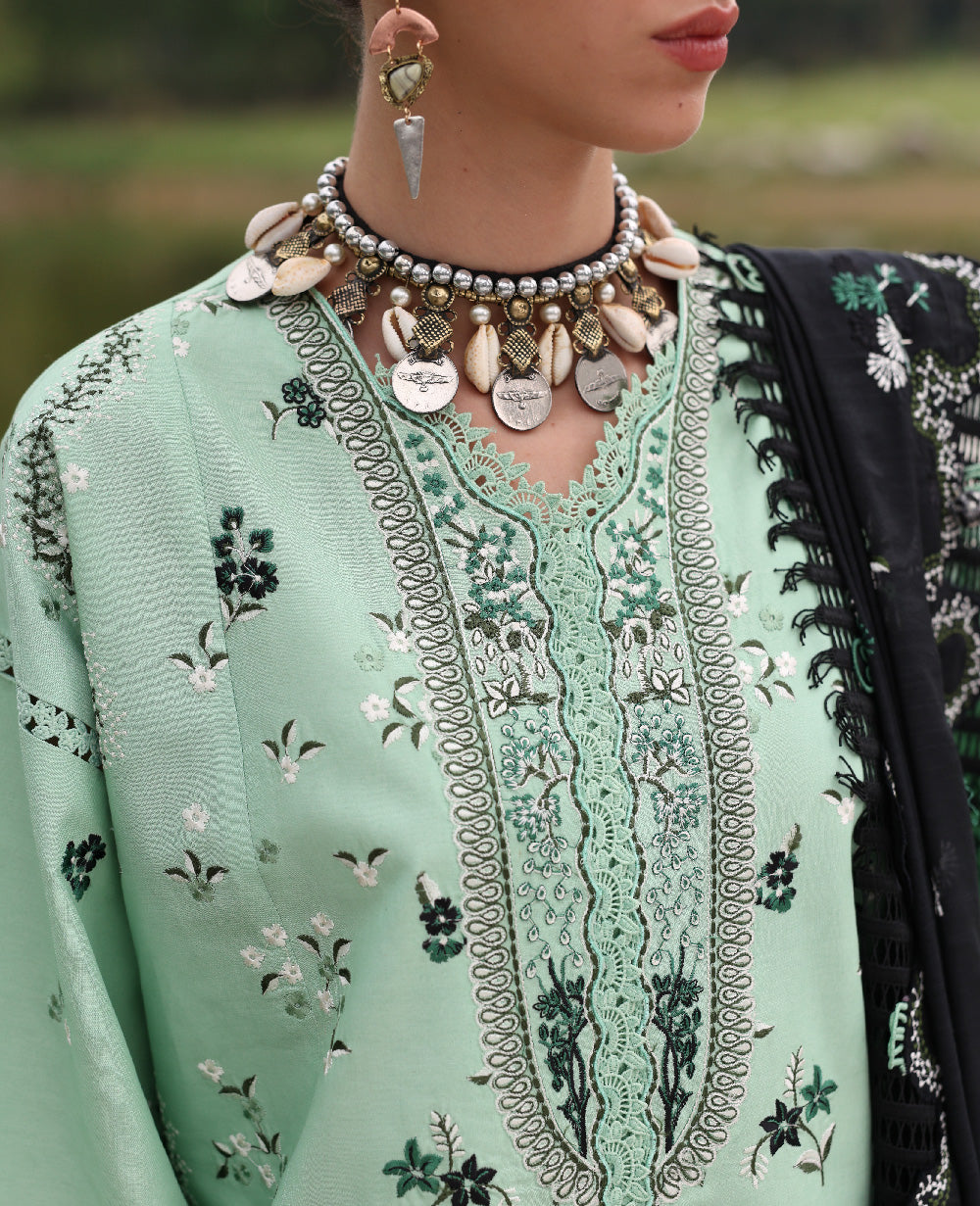 Republic Womenswear | Lilas Lawn 26 | Sereya, image 2