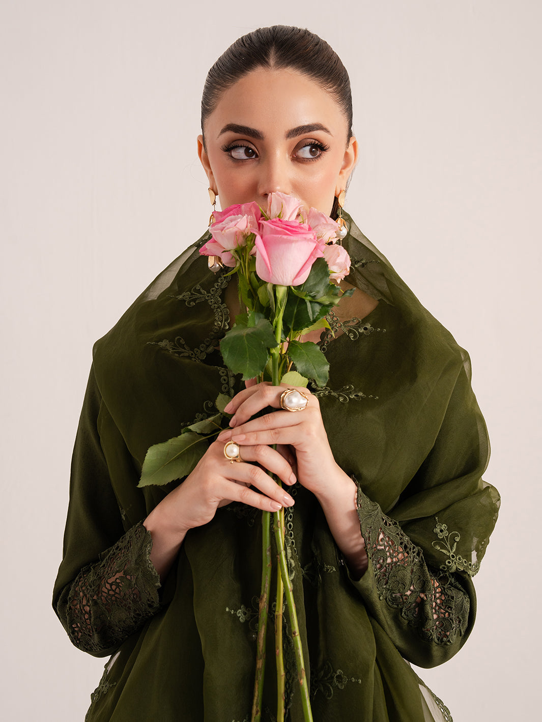 Izel | The Silk Chapter | Silken, image 3
