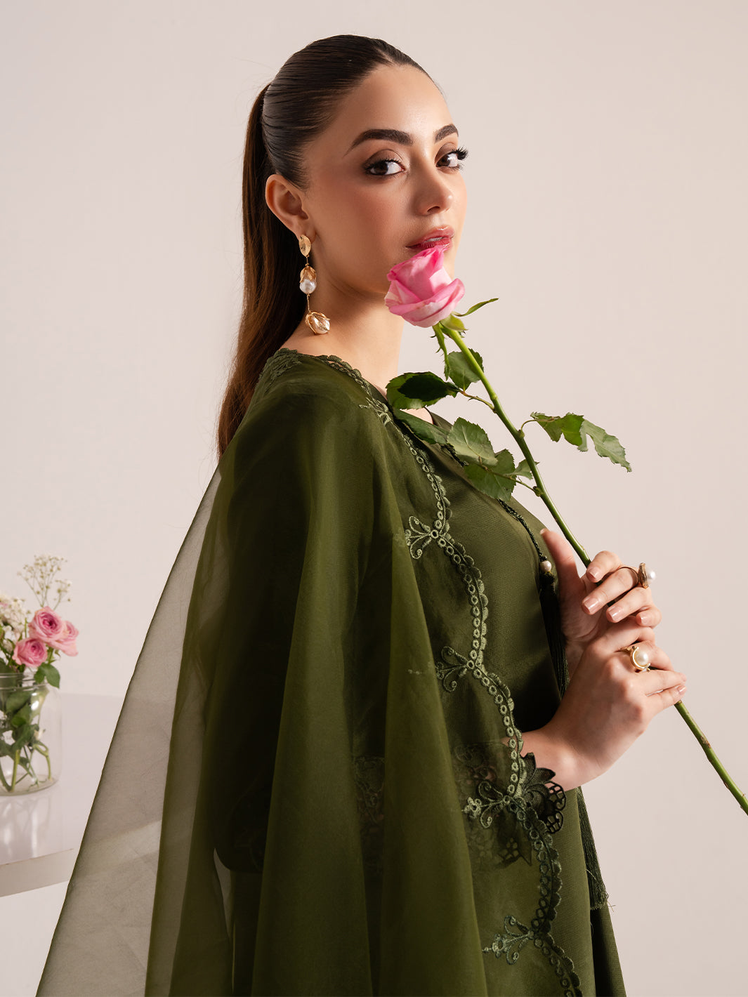 Izel | The Silk Chapter | Silken, image 4