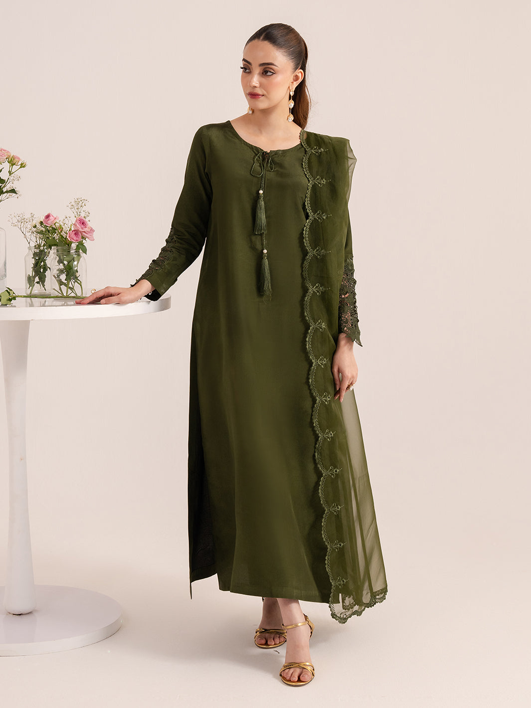 Izel | The Silk Chapter | Silken, image 2