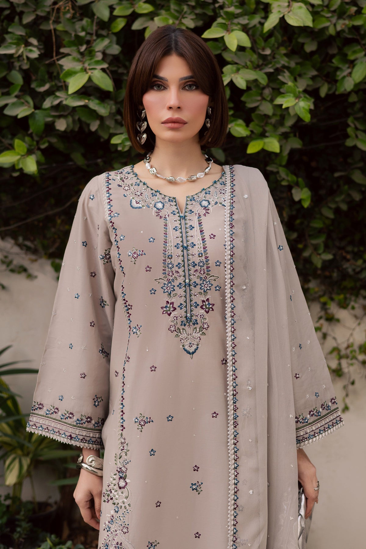 Batik | Feyre Luxury Lawn Eid Edit 26' | Silversun 3Pc-2