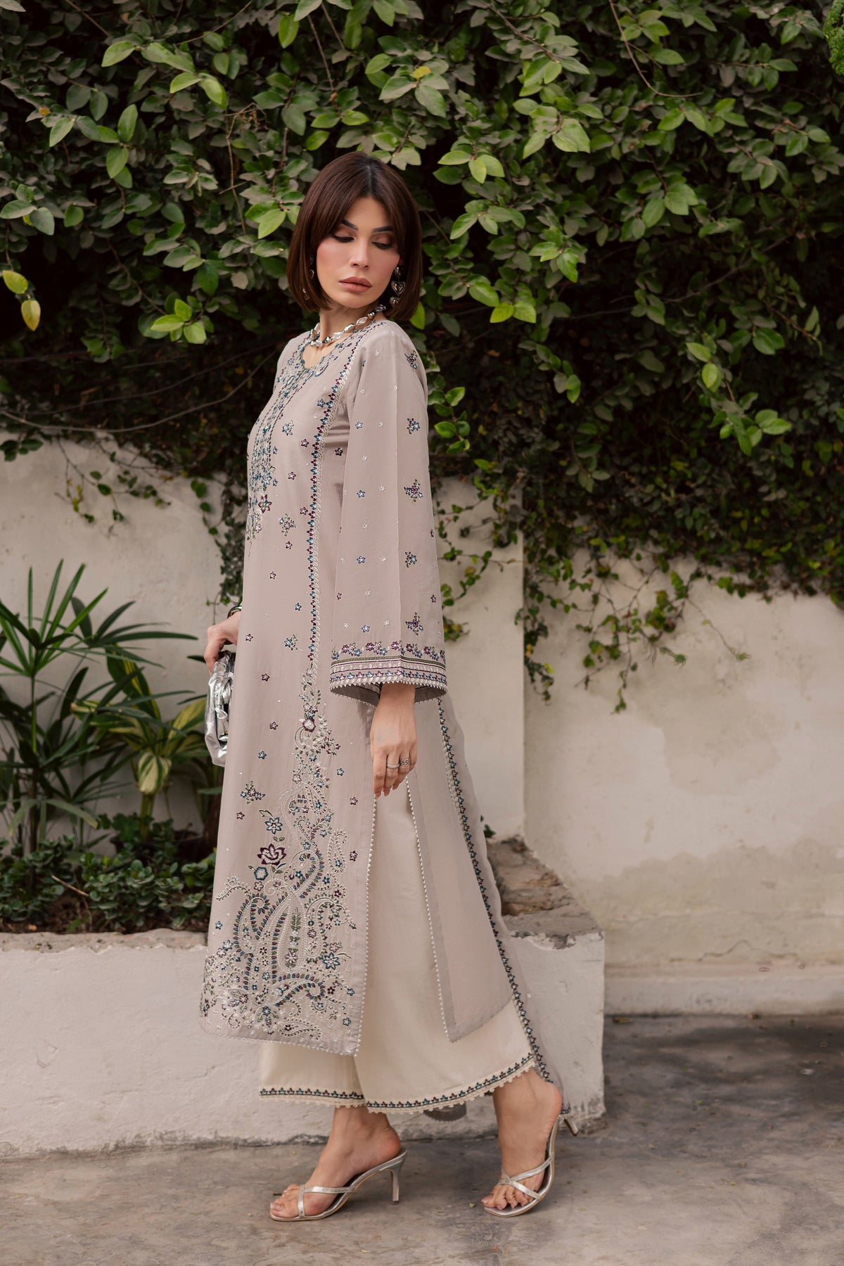 Batik | Feyre Luxury Lawn Eid Edit 26' | Silversun 3Pc, image 3