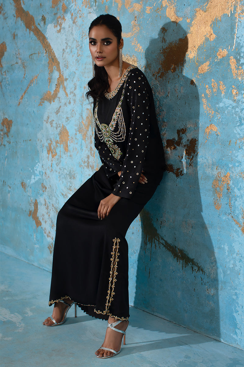 Wardha Saleem | Luxury Pret Fusion Wear | BELLE - KAFTAN -  Wardha Saleem Ladies Clothes - Original Designer Dress - House of Maryam