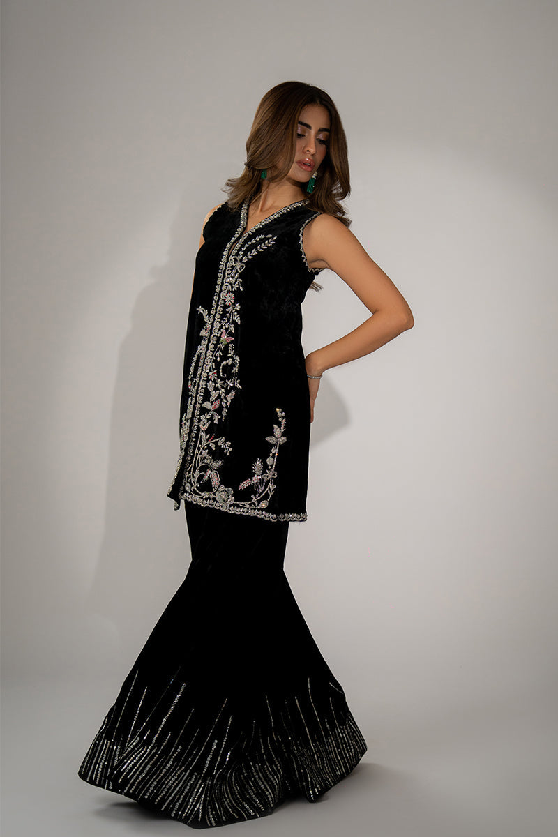 Mina Hassan | Winter 25 | Aena-5