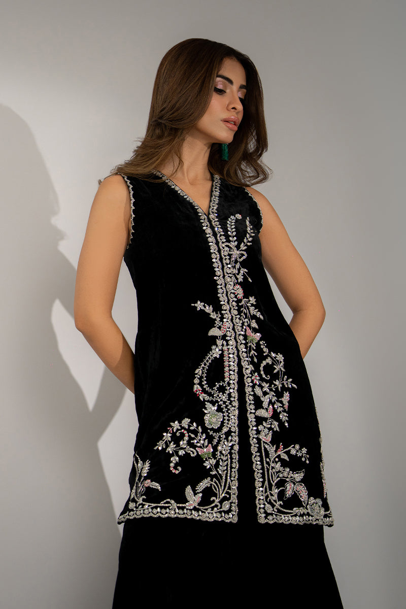 Mina Hassan | Winter 25 | Aena by Mina Hasan, image 3