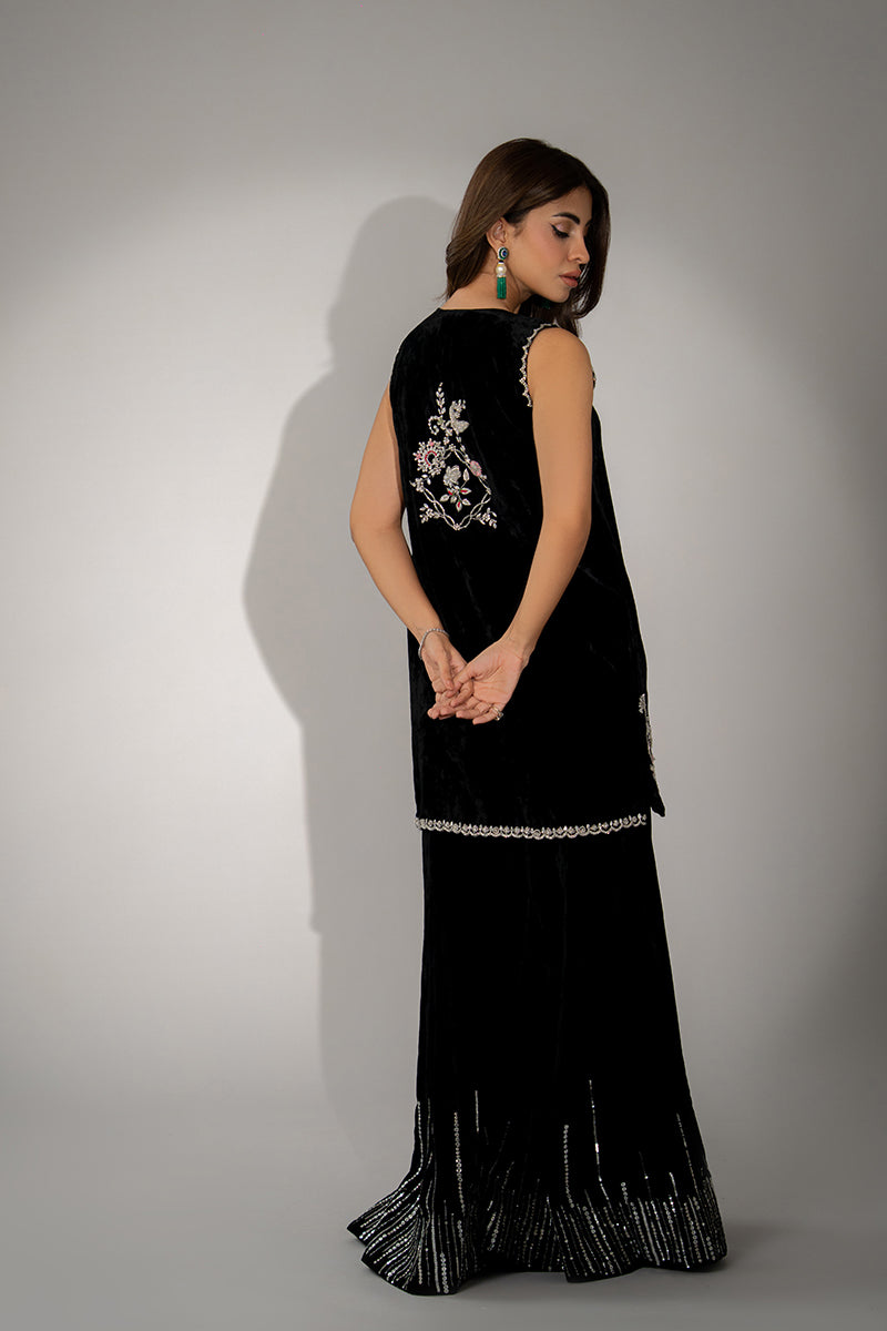 Mina Hassan | Winter 25 | Aena by Mina Hasan, image 2