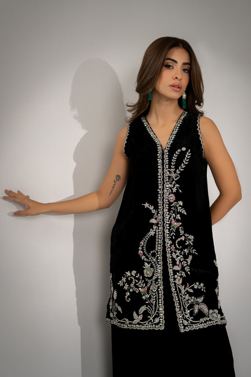 Mina Hassan | Winter 25 | Aena by Mina Hasan, image 4
