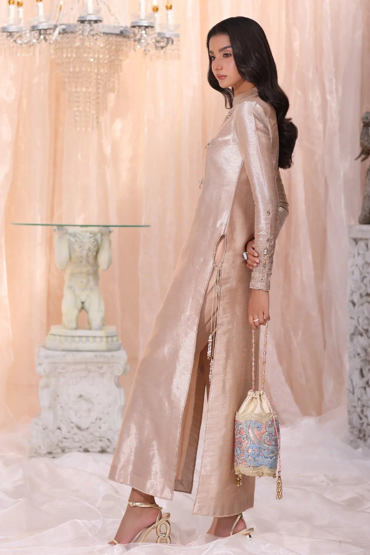 Musferah Saad | The Serenade | The Queen’s Tapestry-3