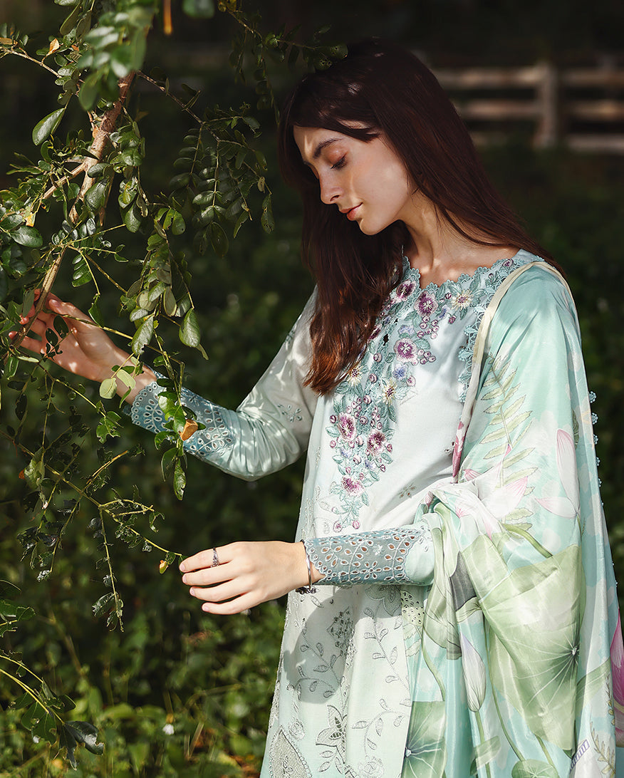 Mushq | Solace Ombre Chikankari | Tranquil Muse, image 3