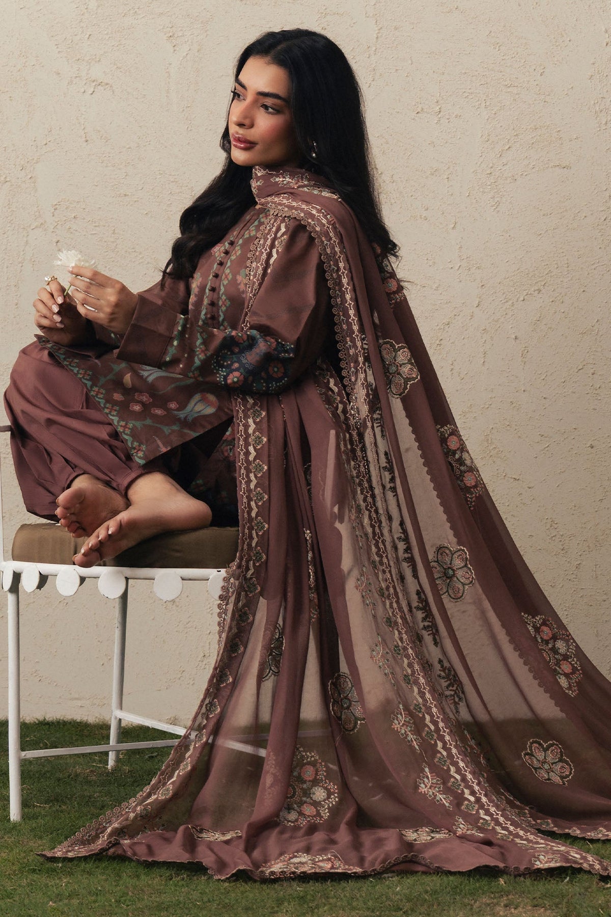 Cross Stitch | The Moonsoon Edit 26 | BRUNETTE GLAM-3PC PRINTED SUIT, image 5
