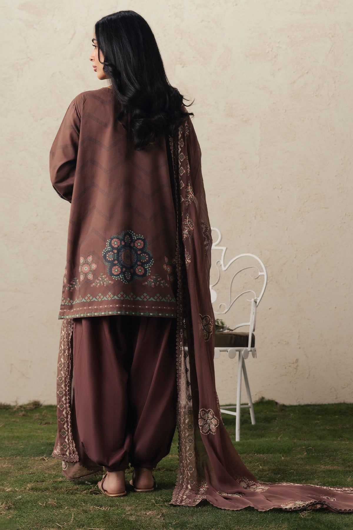Cross Stitch | The Moonsoon Edit 26 | BRUNETTE GLAM-3PC PRINTED SUIT, image 2