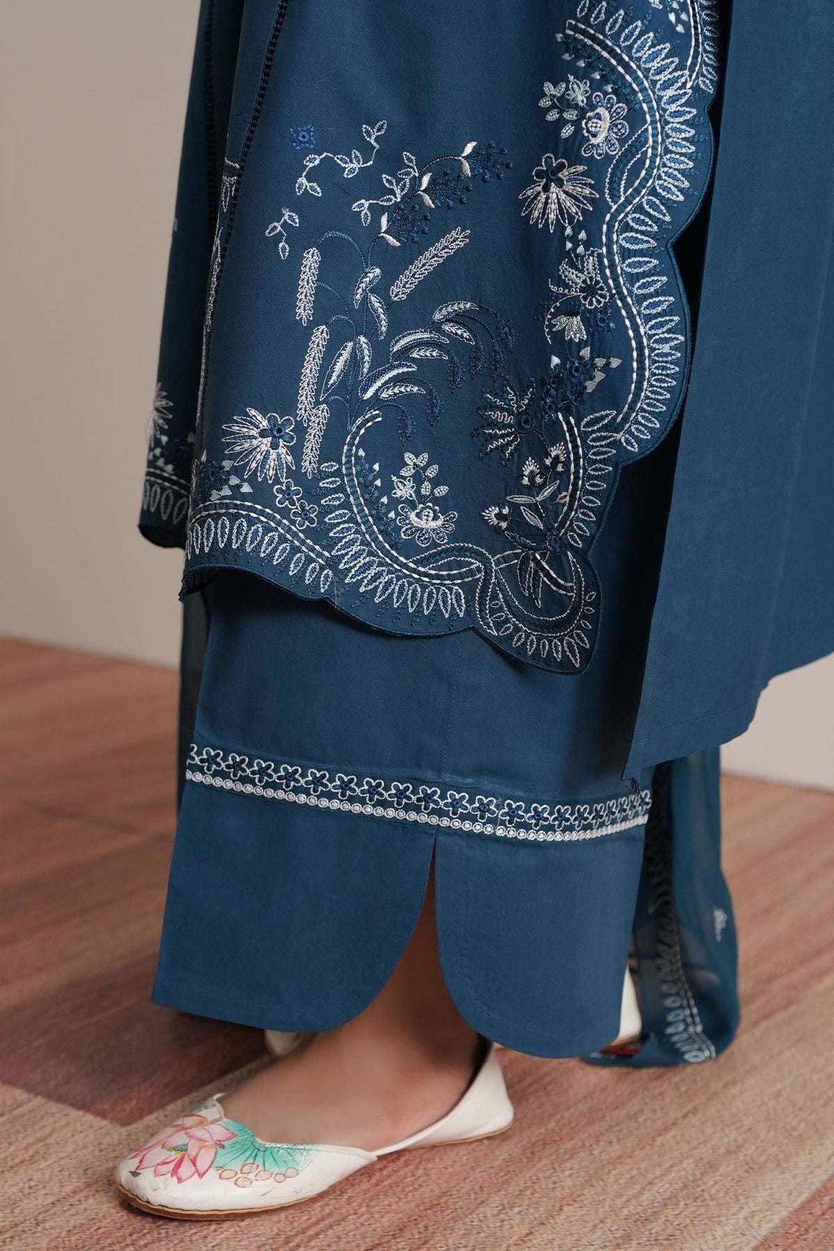 Cross Stitch | Mahiri Embroidered Collection 26 |SAPPHIRE GARDEN-4