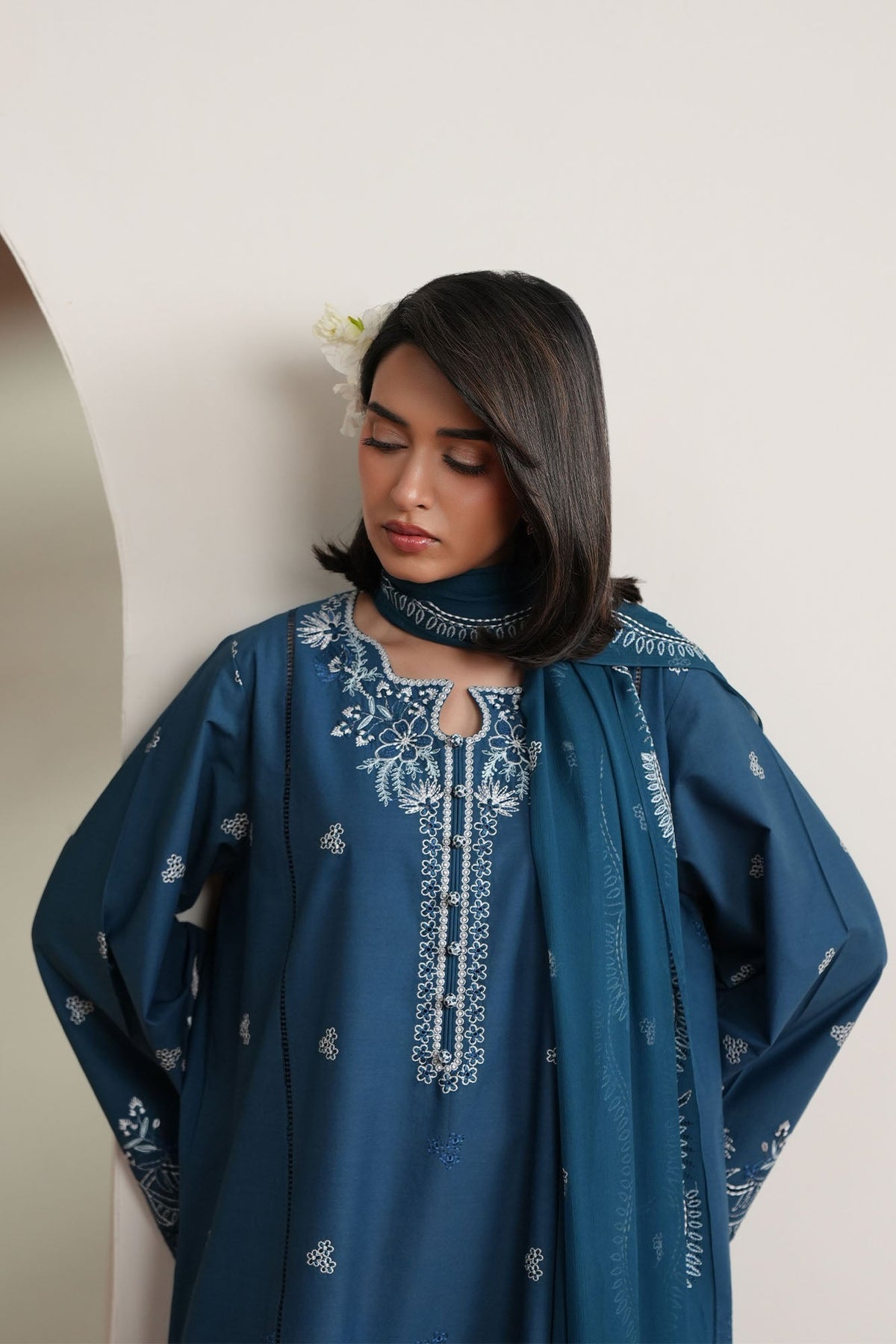 Cross Stitch | Mahiri Embroidered Collection 26 |SAPPHIRE GARDEN-5