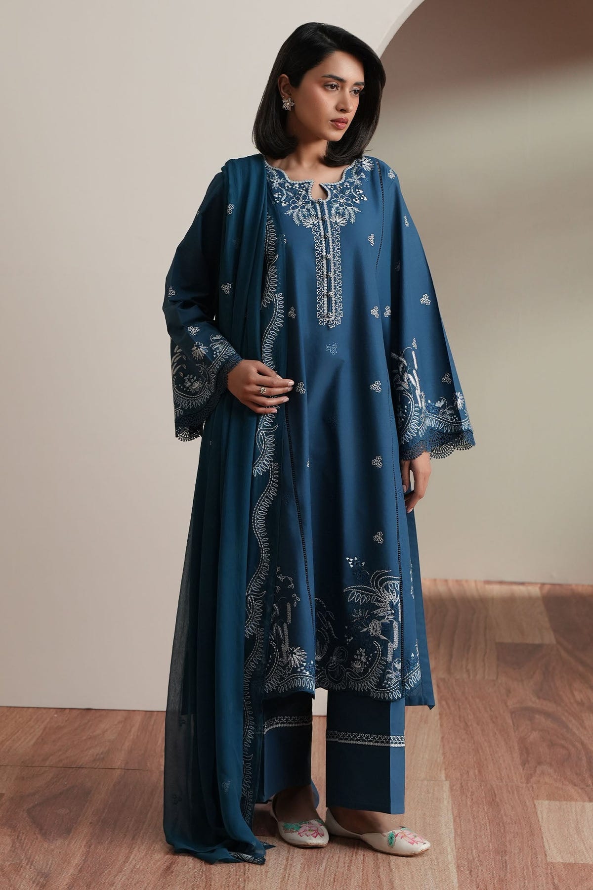 Cross Stitch | Mahiri Embroidered Collection 26 |SAPPHIRE GARDEN