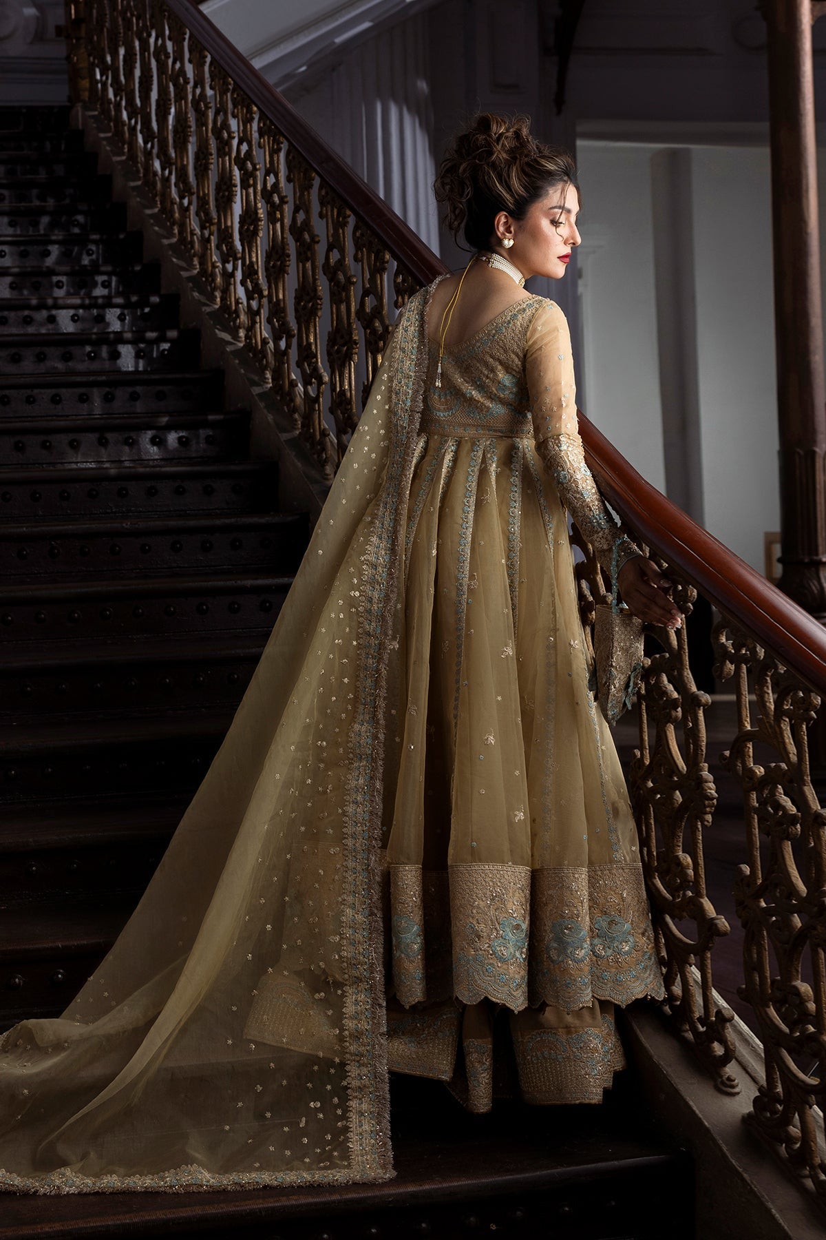 Erum Khan | Jahan Wedding 25 | Golden Glow-2