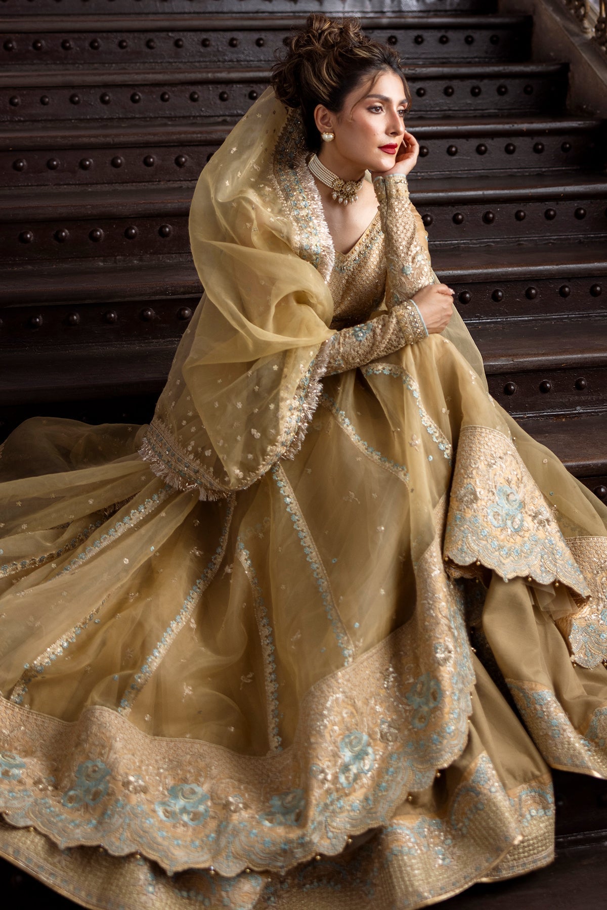 Erum Khan | Jahan Wedding 25 | Golden Glow-3