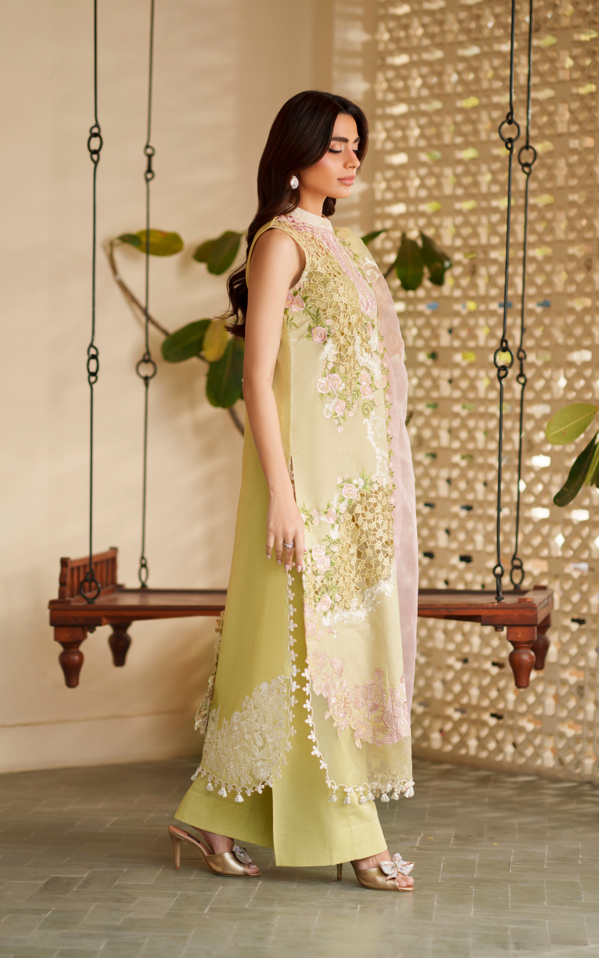 Asifa and Nabeel | Versa Luxury Lawn 26 | Heirloom VUL26-03-4