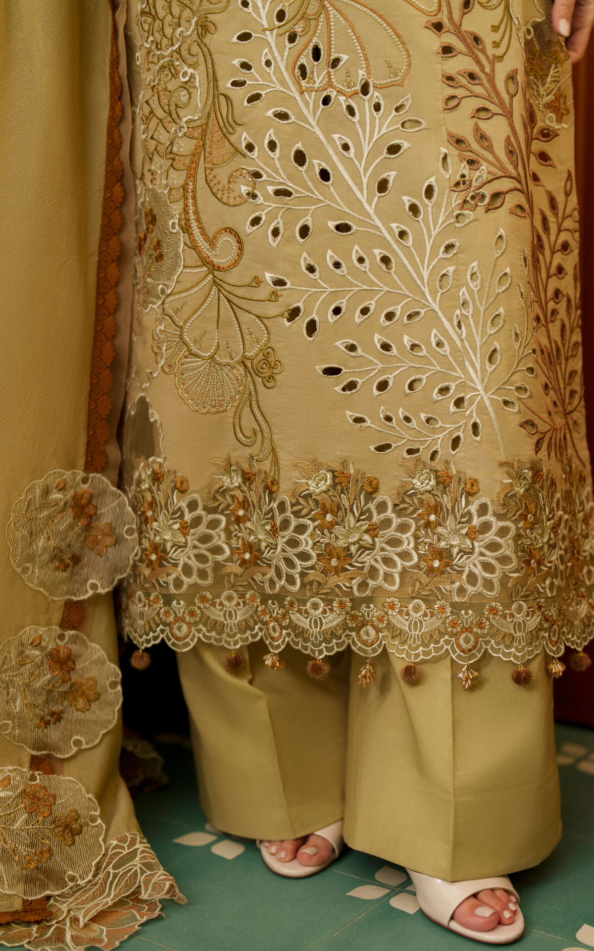 Asifa and Nabeel | Versa Luxury Lawn 26 | Urban Serenity VUL26-09-3
