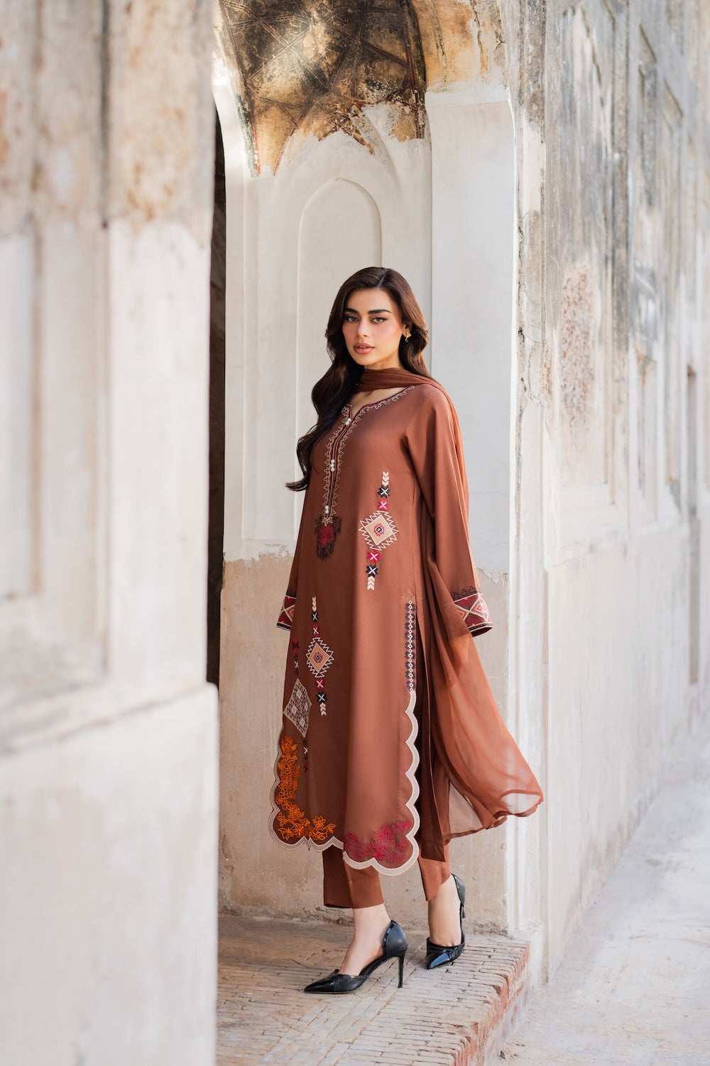 Vintage | Jehaan Luxury Edit | Eshaal, image 2