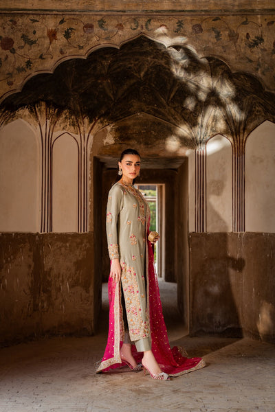 Vintage | Maaheru Formals | Roshni