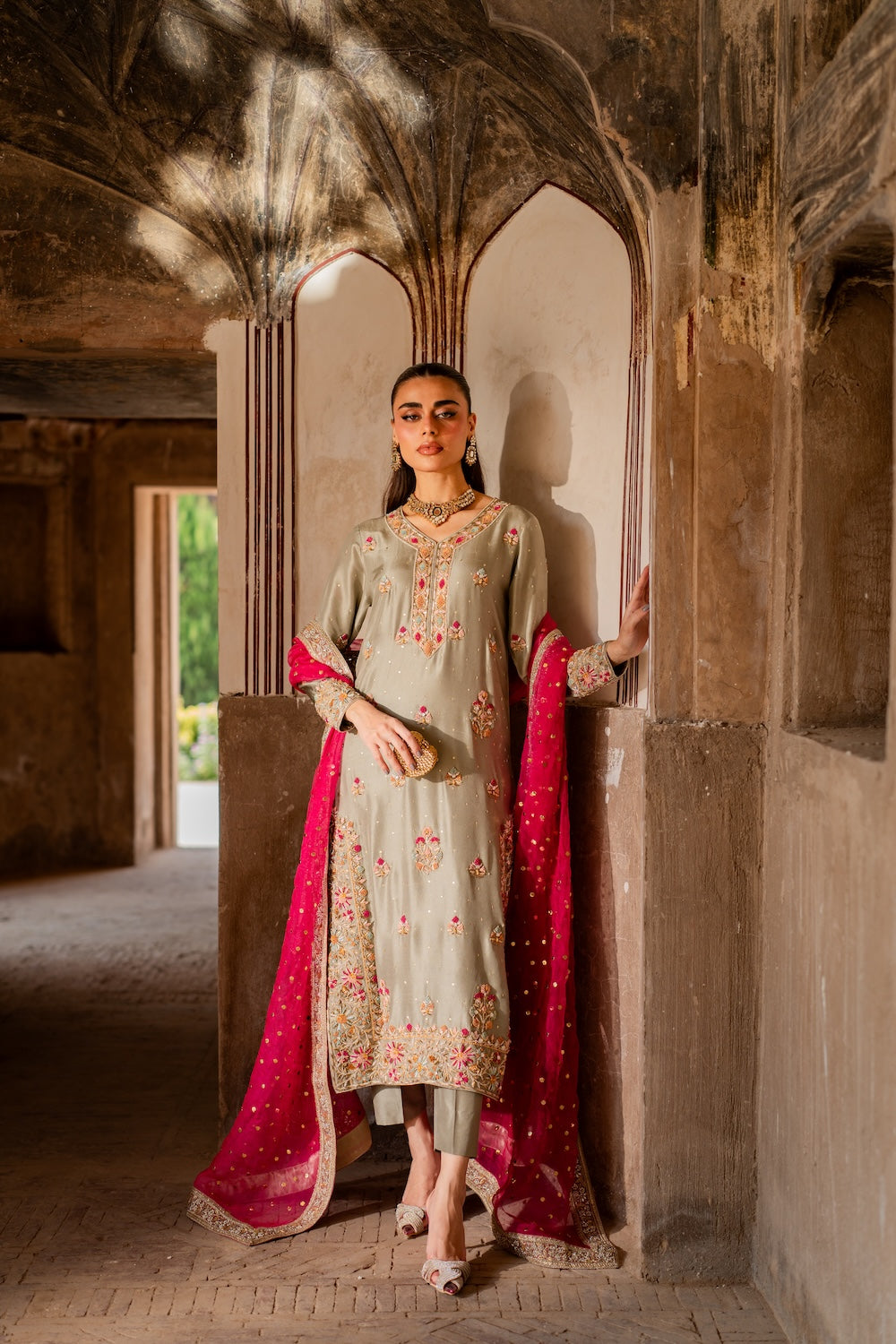 Vintage | Maaheru Formals | Roshni, image 5