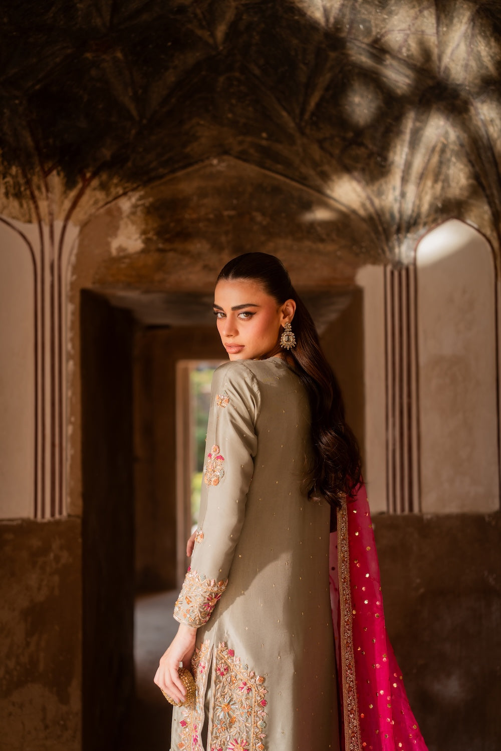 Vintage | Maaheru Formals | Roshni, image 2