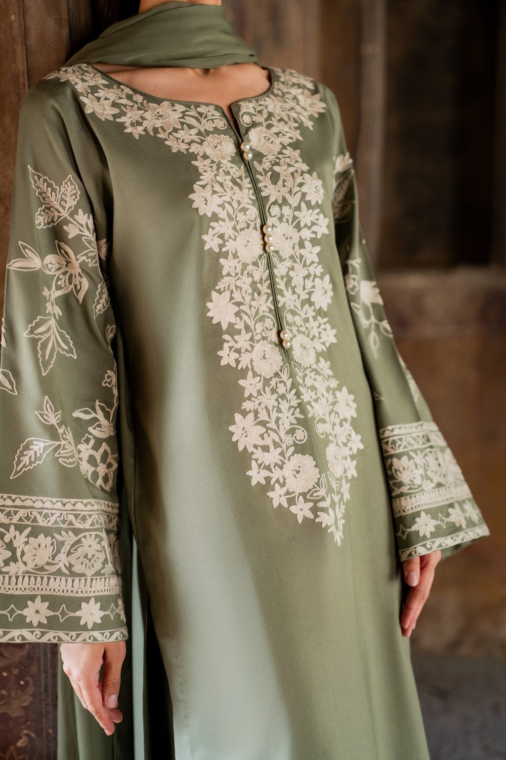 Vintage | Jehaan Luxury Edit | Aabroo, image 3