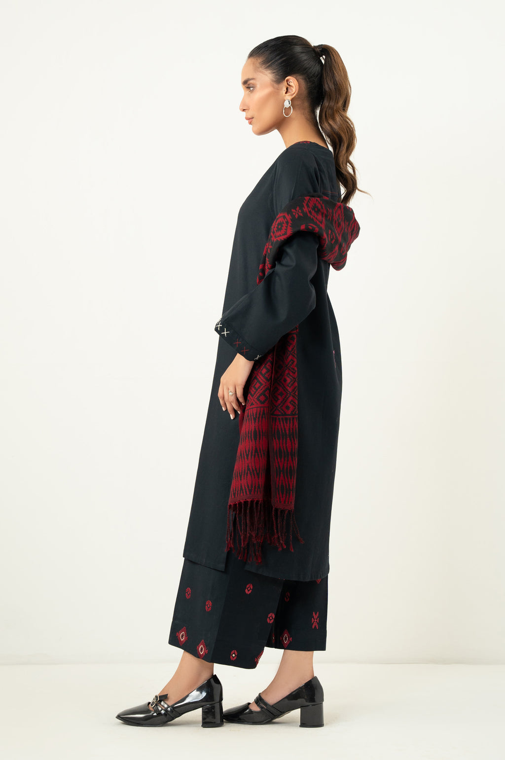 Zeen | Fall Edit 25 | WAM34614, image 3