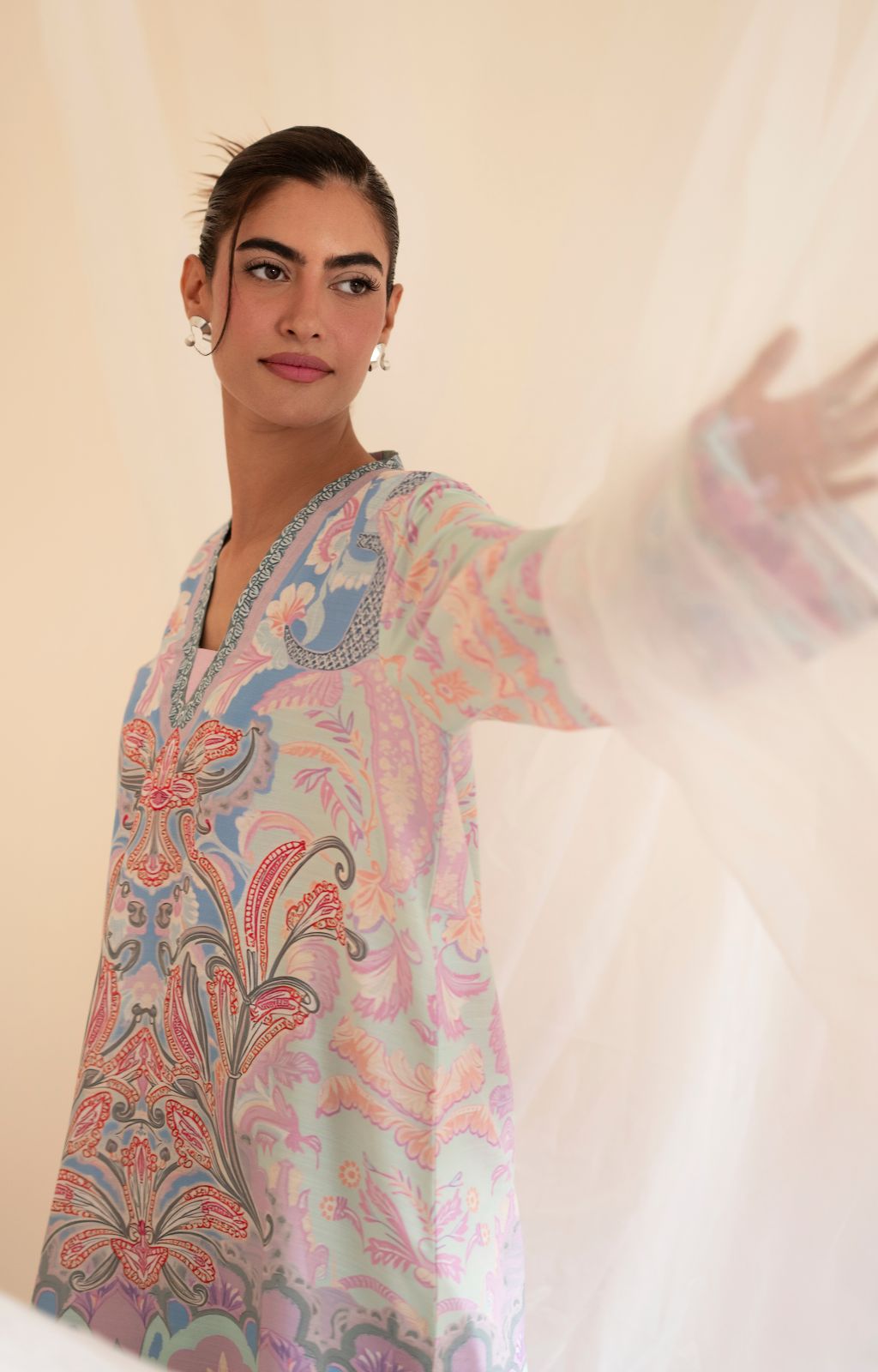 Inayat | Cords 25 | Dahlia, image 4