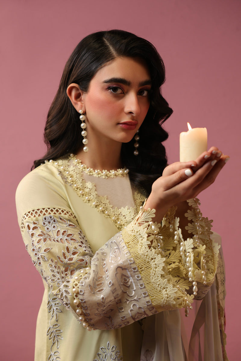 Al Karam | Schiffli Capsule | RTS | SHIRT, TROUSER & DUPATTA 4 by Alkaram, image 3