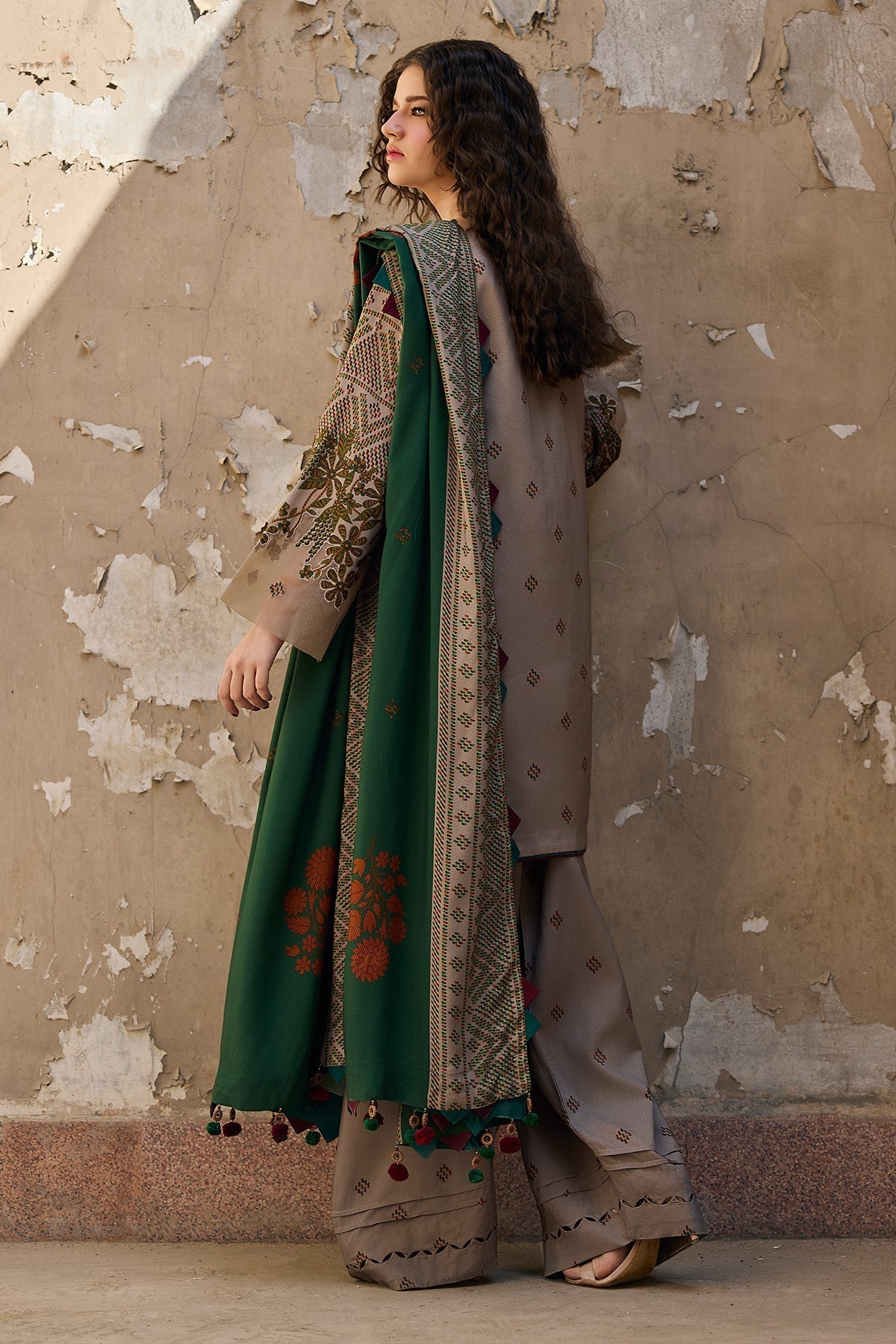 Charizma | C Prints Winter 25 | CPW5-19, image 2