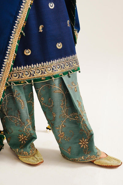 Zara ShahJahan | Winter Shawl 23 | WS23-D1 -  Zara Shahjahan Luxury - Original Designer Dress - House of Maryam