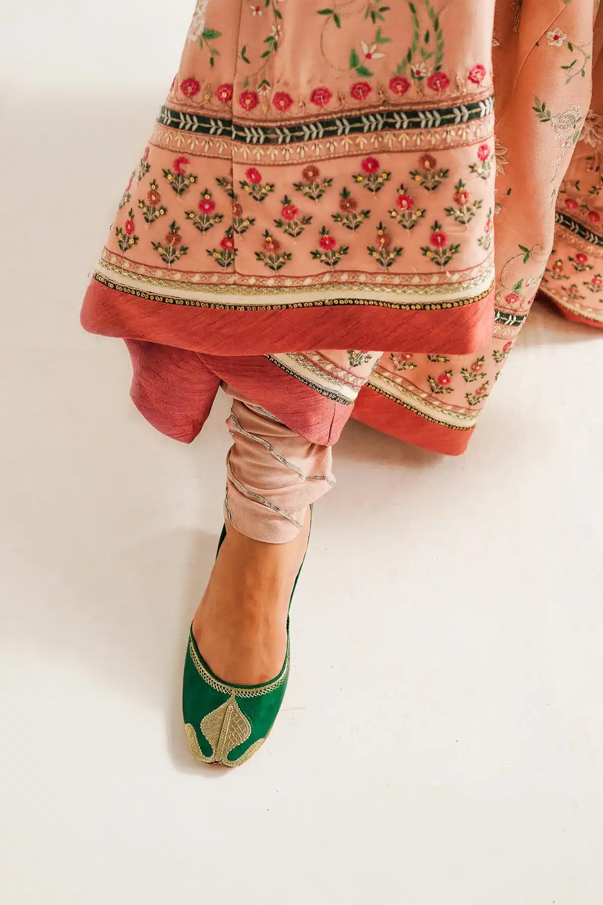 Zara ShahJahan | Winter Shawl 23 | WS23-D2 -  Zara Shahjahan Luxury - Original Designer Dress - House of Maryam