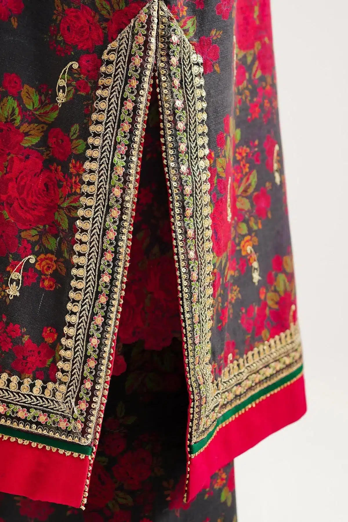 Zara ShahJahan | Winter Shawl 23 | WS23-D3 -  Zara Sahjahan Luxury - Original Designer Dress - House of Maryam