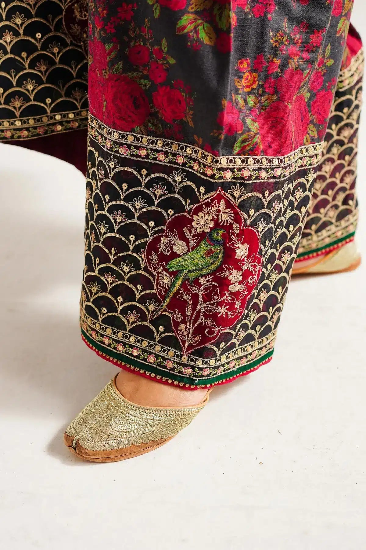 Zara ShahJahan | Winter Shawl 23 | WS23-D3 -  Zara Sahjahan Luxury - Original Designer Dress - House of Maryam