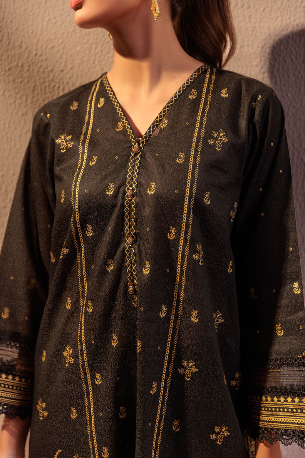 Bonanza Satrangi | Black Ayudia 3 Piece (WS6243P08)